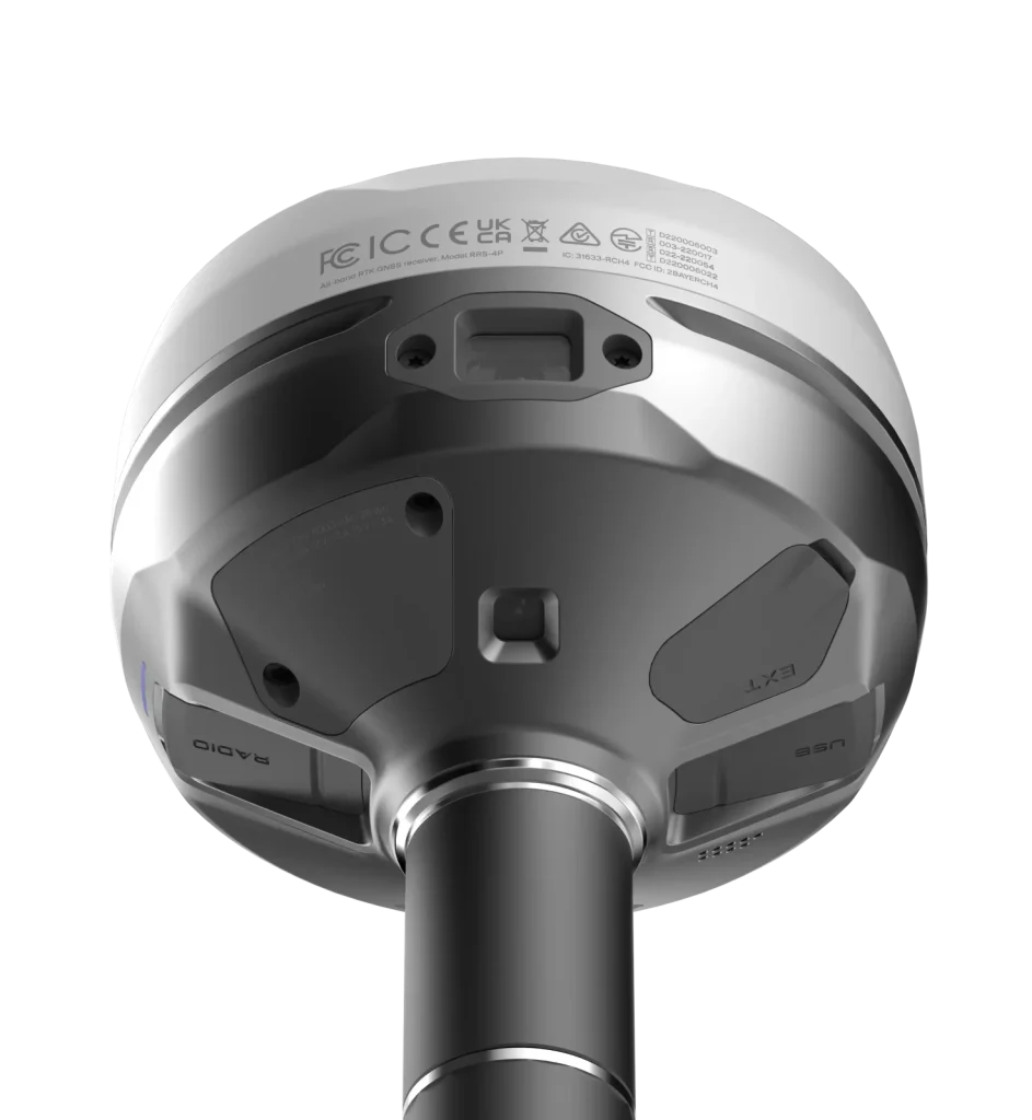 Vue de dessous du Reach RS4 Pro avec son logement carte SIM, radio Lora, UHF