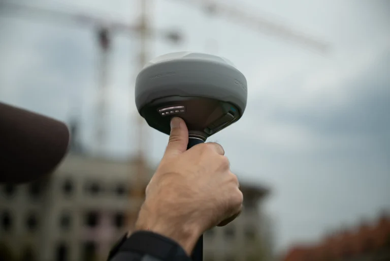 M%ise en marche du Reach RS4 sur un chantier
