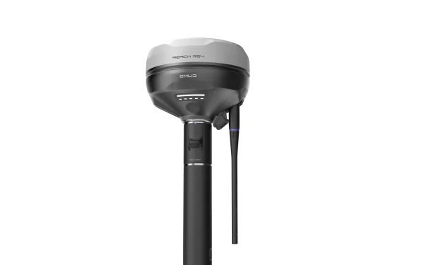 Le Reach RS4 avec son antenne UHF pour une portée à plusieurs dizaine de km