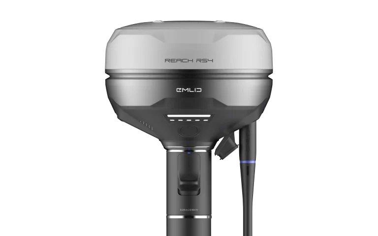 Reach RS4 avec son Antenne LoRa pour la prise de point en base/rover