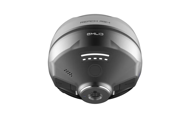 Reach RS4 vue de 3/4 dessous